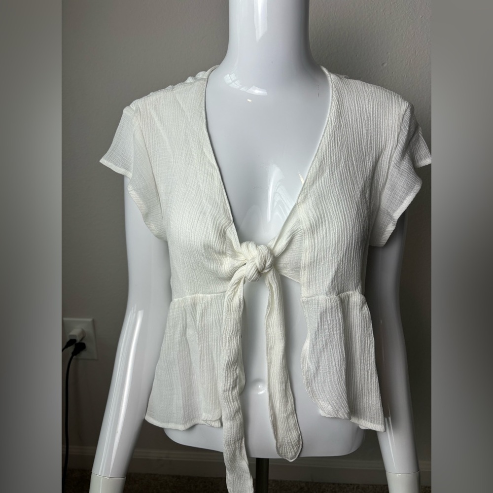 Tie blouse.Top in Ivory color Size XS/ new without tag - Picture 2 of 10